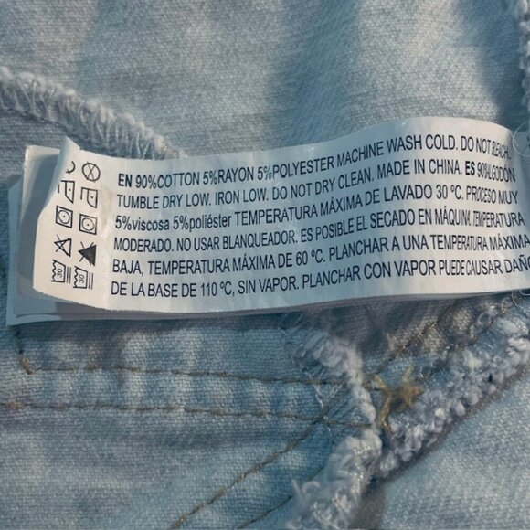 FOREVER 21 High-Rise Star Embroidered Denim Jean Shorts - Size 26 - Picture 4 of 4